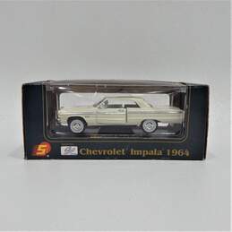Superior 1964 Chevrolet Impala Diecast 1:18 White alternative image