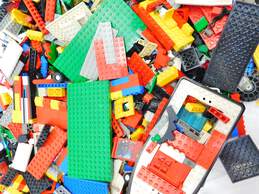 5.6 LBS Assorted VNTG LEGO Bulk Box