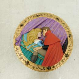 Disney Sleeping Beauty 3D Collectible Plate True Loves Kiss Limited Edition COA alternative image