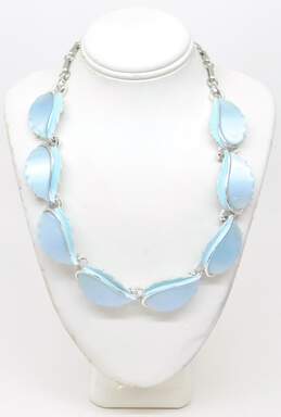 VNTG Lisner Blue Lucite Necklace Monet & Fash Angelfish Dress Clip 125.6g alternative image