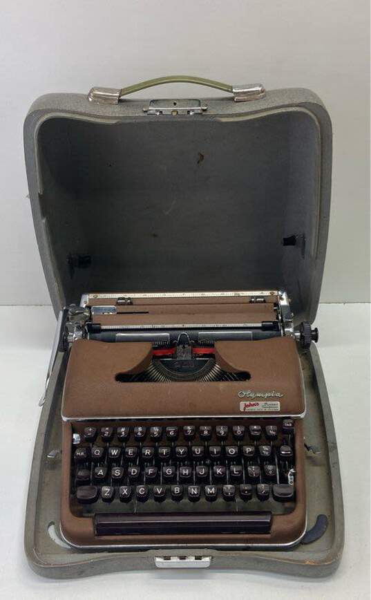 Olympia Vintage Werke AG Brown Typewriter image number 3
