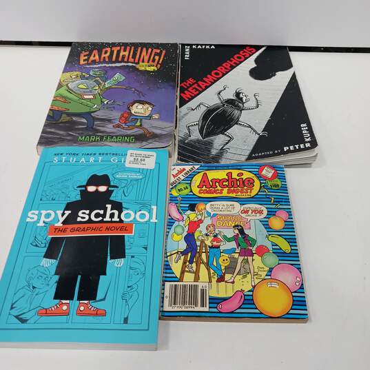 Bundle of 4 Assorted Young Adult Books & Graphic Novels image number 1