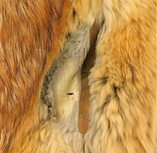 Vintage Women's Zip-Up Fur Coat Fox Fur W/ Shaved Design image number 3