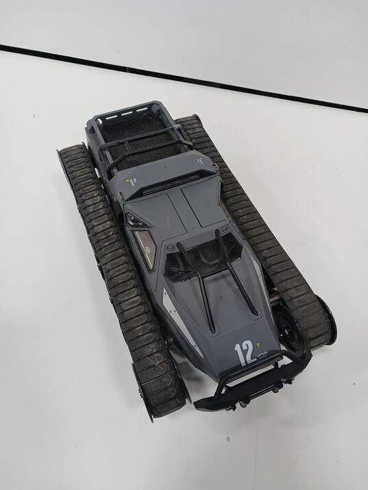 Dcenta 1/12 Remote Control Tank High Speed Off-Road All Terrain RC Car image number 2