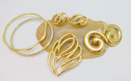 Vintage Monet Gold Tone Earrings Brooch & Bangle Bracelets 64.7g
