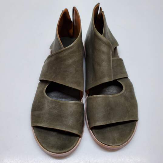 P. Monjo Women's Sandal Leather Olive Green Size 37.5 image number 1