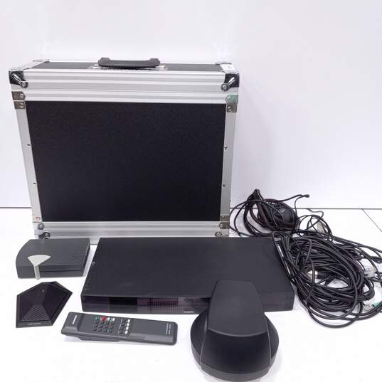 Screen Projector In Hard Case w/ Accessories image number 1