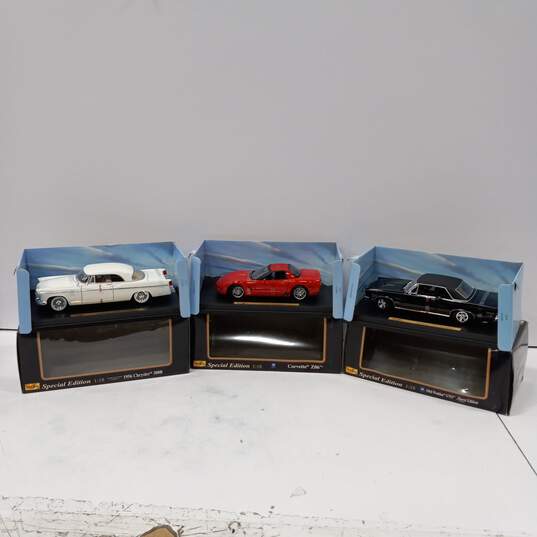Bundle of 3 Assorted Maisto 1:18 Scale Diecast Model Cars IOB image number 1