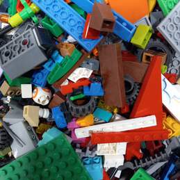8lb Bundle of Assorted Lego Building Blocks and Bricks alternative image
