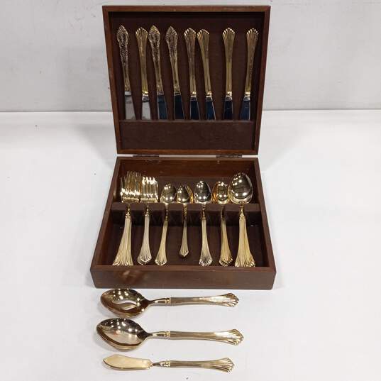 Towle Silversmith Gold Tone 43pc Flatware Set in Wood Case image number 1