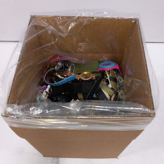 6.8lb Bundle of Mixed Variety Watches image number 1