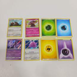 6lb Bulk Lot of Assorted Pokemon Trading Card Singles alternative image