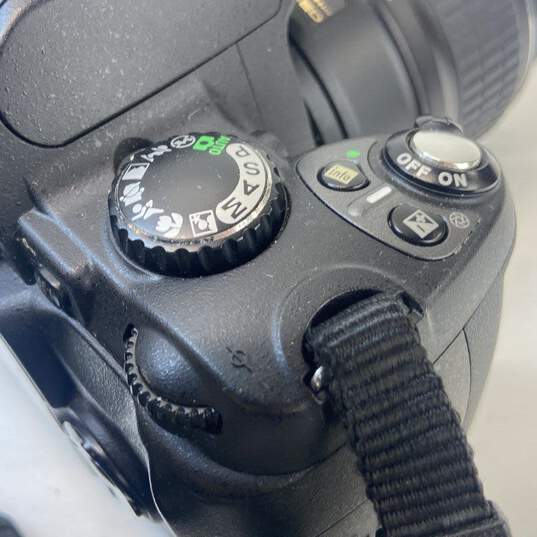 Nikon D40 6.1MP Digital SLR Camera with 18-55mm Lens image number 7