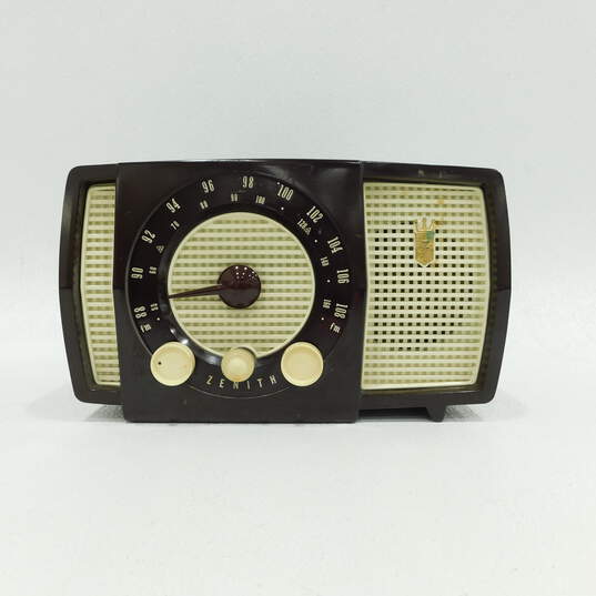 Buy the Vintage Zenith Bakelite AM FM Tube Radio P&R | GoodwillFinds
