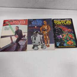 Bundle of 2 Photographic Star Wars Magazines & 1 Teenage Mutant Ninja Turtle  Comic Books