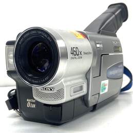 Sony Handycam Vision CCD-TRV68 Hi8 Camcorder