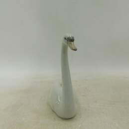 Vintage Lladro Porcelain Figurine Graceful Swan #5230 alternative image