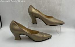Anne Klein Womens Gold Leather Pointed Toe Slip On Pump Heels Size 6.5M alternative image