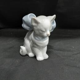 Nao by Lladro Kitty Present Collectible Figurine