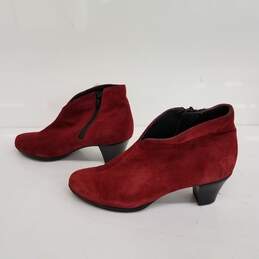 Munro American Red Suede Booties Size 5.5M alternative image