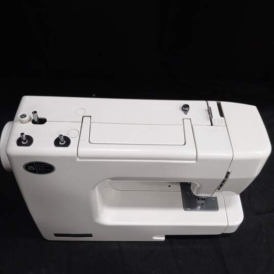 Kenmore Model 385 Sewing Machine image number 3