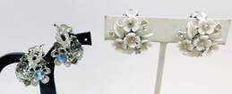 VTG Lisner Silvertone White Enamel & Aurora Borealis Rhinestones Flower Earrings