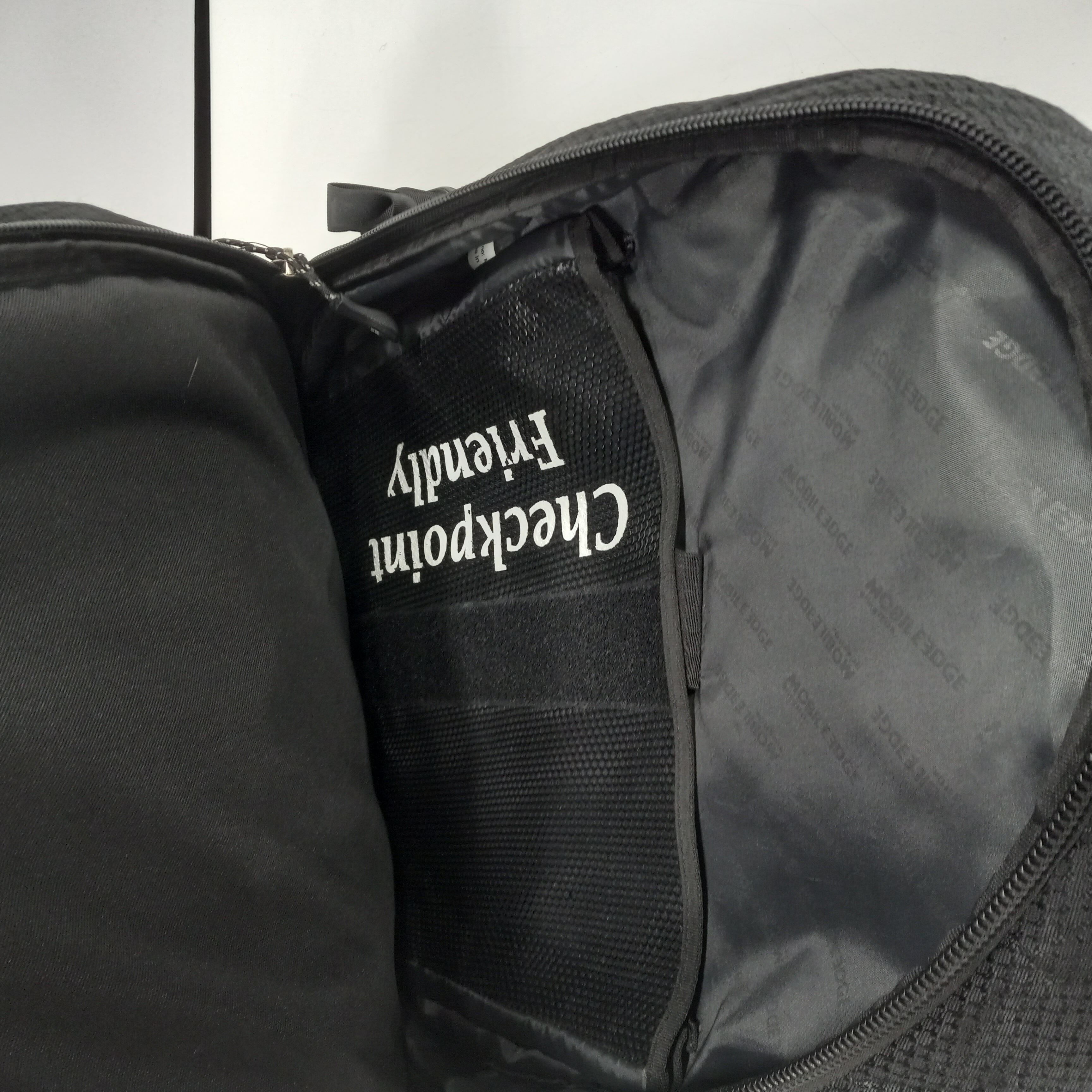 Review: Bobarra Checkpoint Friendly Laptop Bag - Savings Lifestyle