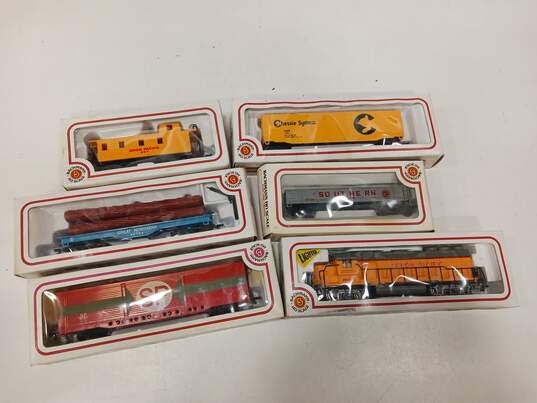 Bundle of Bachmann HO Scale Trains And Train Tracks IOB image number 3