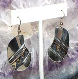 Navajo Artisan T. Singer Sterling Silver Dangle Earrings alternative image