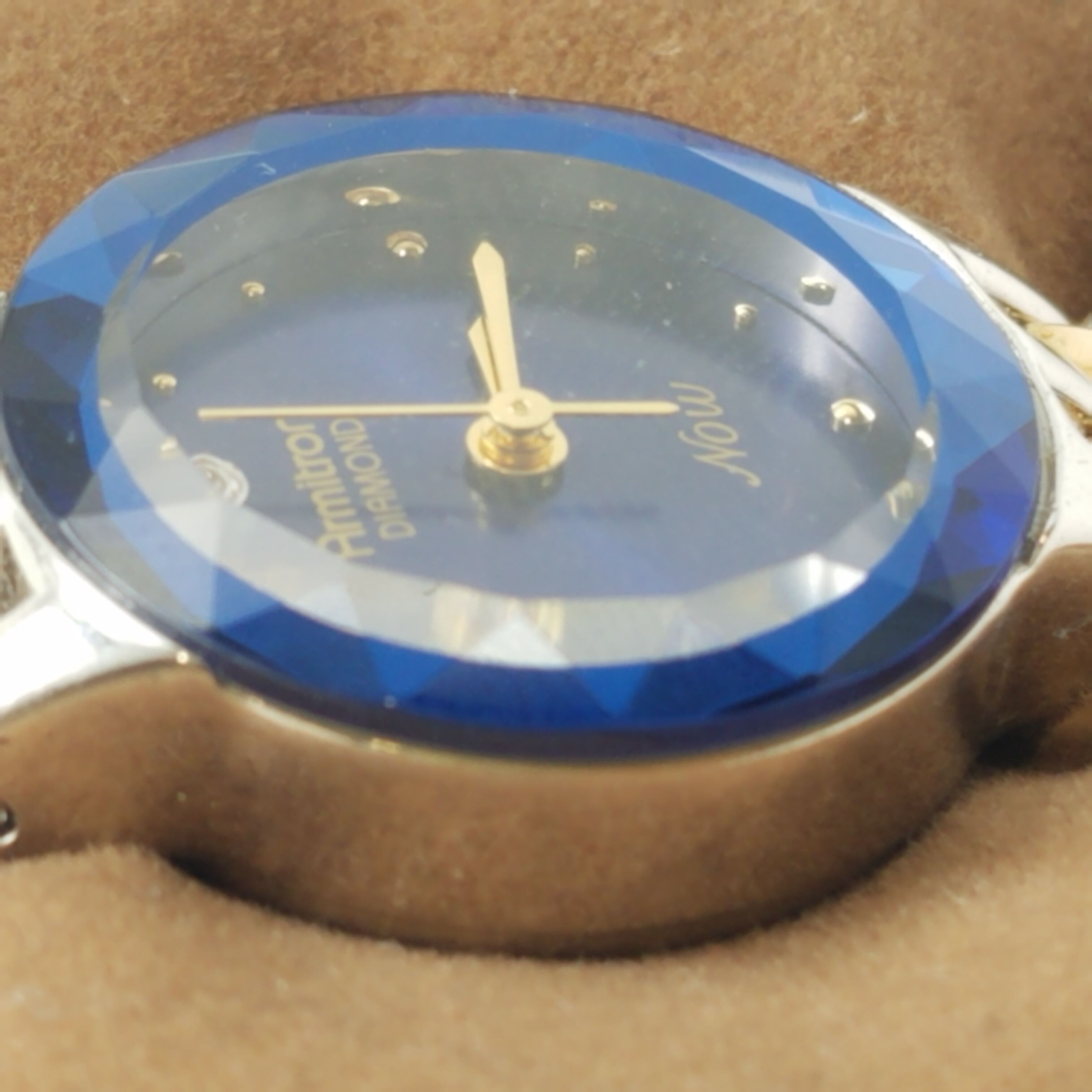 Armitron Men's 20/4952 Diamond Dial Bracelet Watch : Amazon.in: Fashion