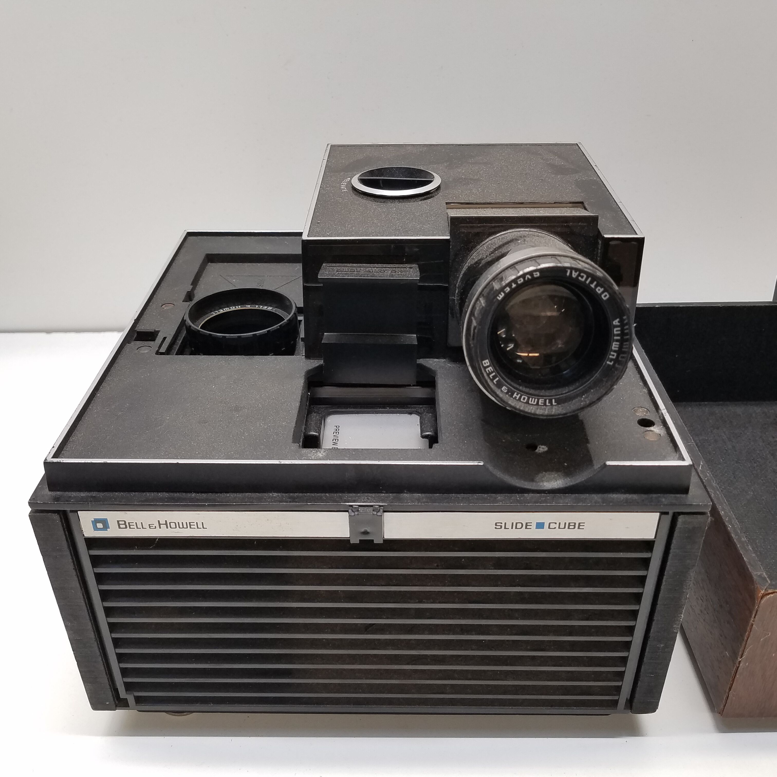 Buy the Bell & Howell Slide Cube Projector | GoodwillFinds