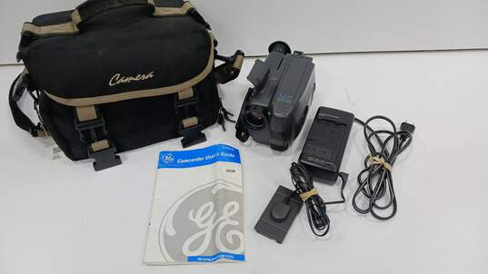 Bundle of General Electric CG515 12x Color Viewfinder Camcorder with Accessories image number 1