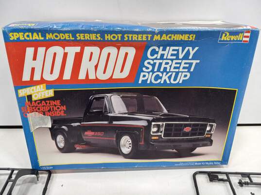 Revell Hot Rod Chevy Street Pick Up Car Kit IOB image number 5