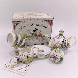 Paul Cardew Alice in Wonderland Mad Hatters Tea Party Porcelain Tea Set 12pc CIB