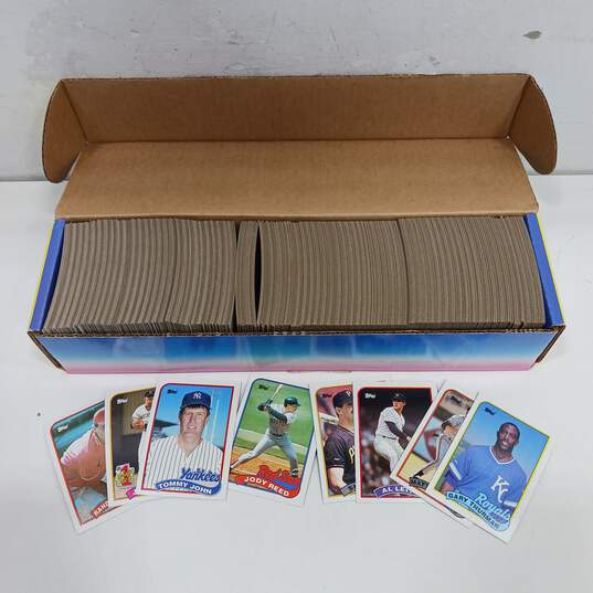 3 Pound Bundle of Assorted Baseball Cards w/Box image number 1