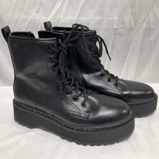 Universal Thread's Erin Boots Are a Platform Doc Martens Dupe
