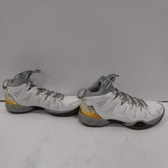 Jordan Men's 629876-105 Melo M10 White/Gray Shoes Size 9 image number 4