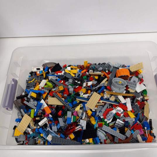 7.5lb Bulk of Assorted Lego Building Blocks, Pieces and Bricks image number 2
