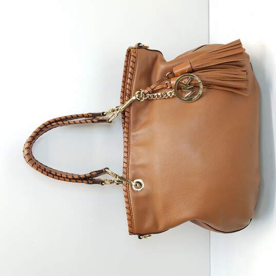 Buy the Michael Kors Women's Bennett Brown Leather Whipstitch Tassel  Shoulder Bag | GoodwillFinds