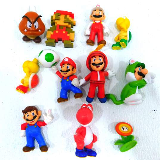 Jakks Pacific Super Mario Bros 3” Mini Figures Lot of 12 Yoshi Flower Luigi image number 1