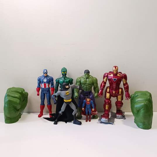 Mixed Lot Of Superhero Action Figures & Toys image number 1