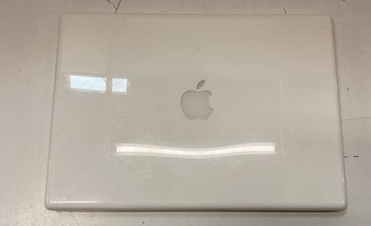 Apple MacBook (A1181) White 13.3" (No Hard Drive) image number 7