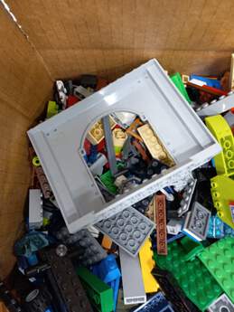 10Lbs Bundle of Assorted Toy Building Blocks alternative image