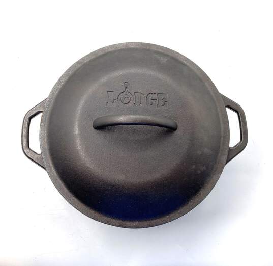 Lodge Cast Iron Dutch Oven with Lid image number 2