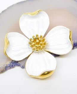 VNTG Crown Trifari White & Gold Tone Flower Brooch 11.8g