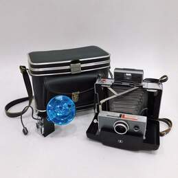 Vintage Polaroid Automatic 100 Land Camera w/ Case & Flash