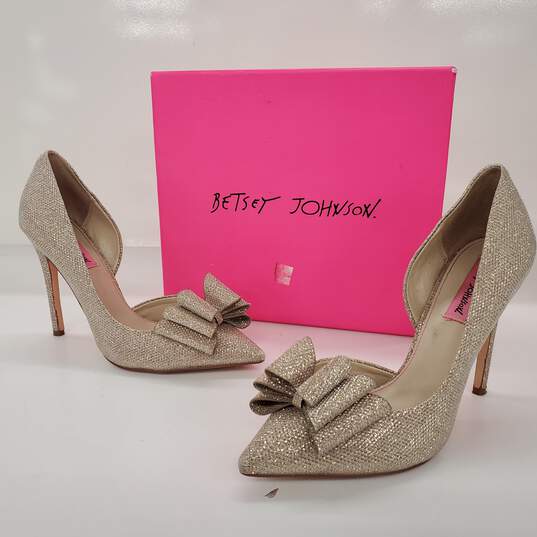 Betsey Johnson Women's 'Prince' Gold D'Orsay Heels Size 8.5 image number 1