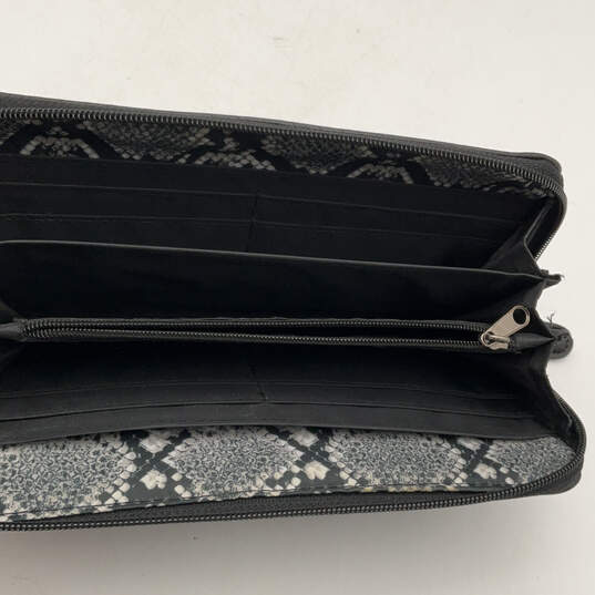 Womens Black Leather Credit Card Checkbook Holder Zip Around Wallet image number 3