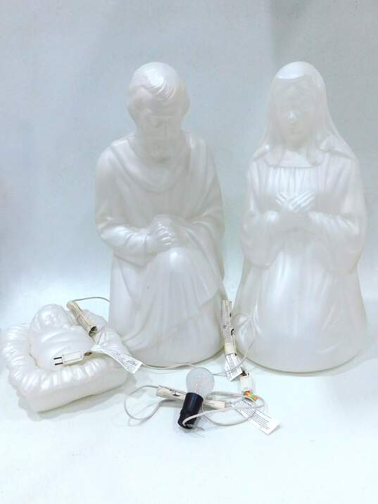 Vintage Working General Foam Lighted Blow Mold Nativity Mary Joseph Baby Jesus image number 1