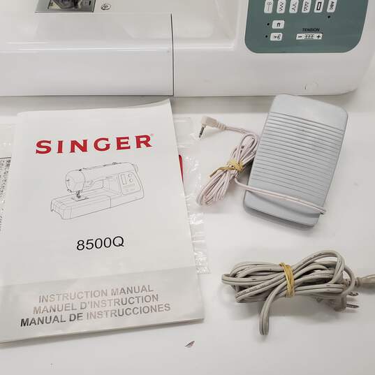 Singer Modern Quilter Sewing Machine 8500Q w/Pedal, Manual, Power image number 2